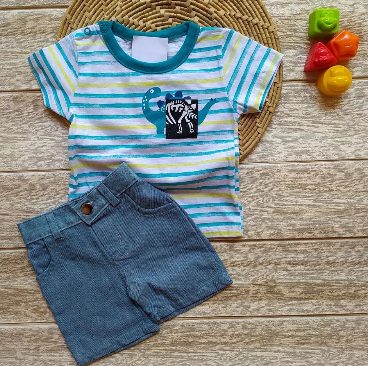 Camisa Manga Curta e Shorts - Dino