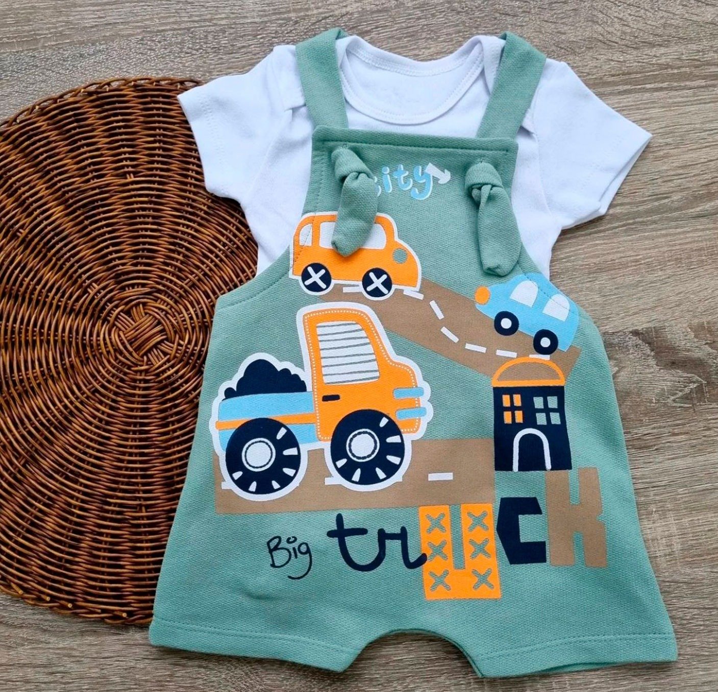 Camisa e Jardineira -  Carros