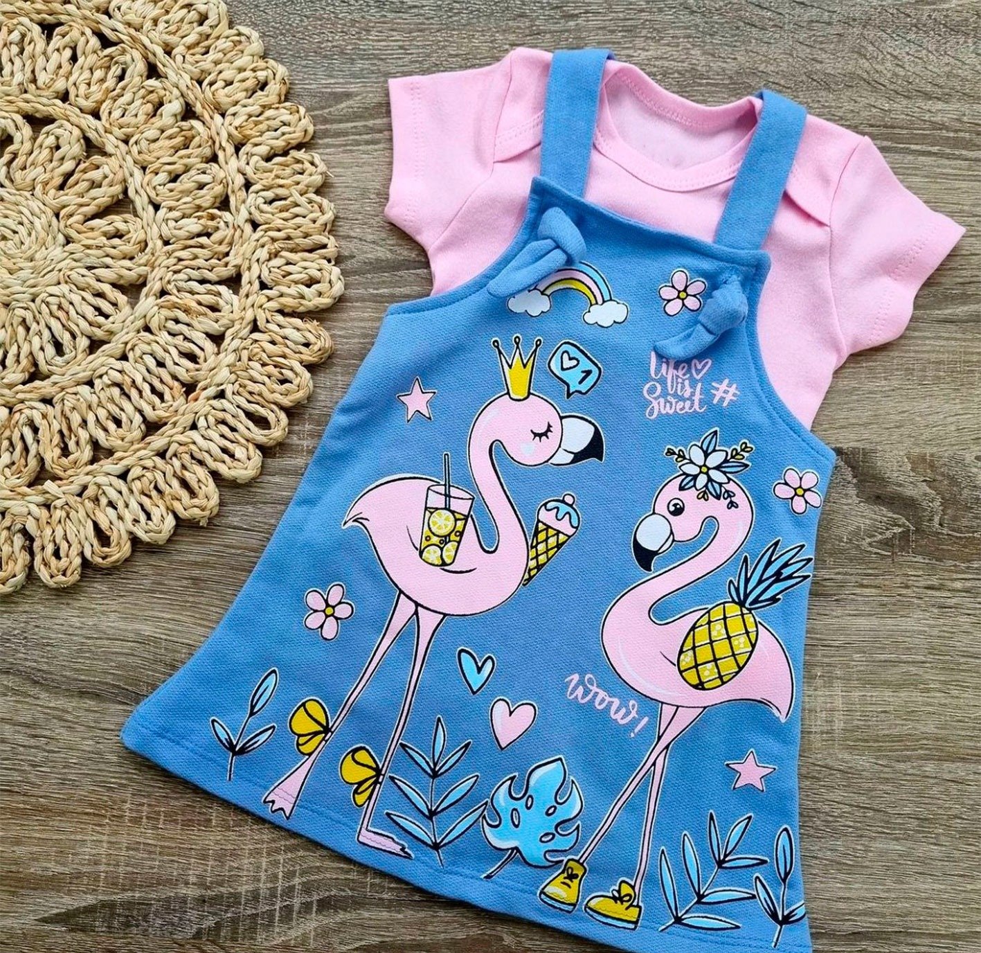 Camisa e Jardineira - Flamingo
